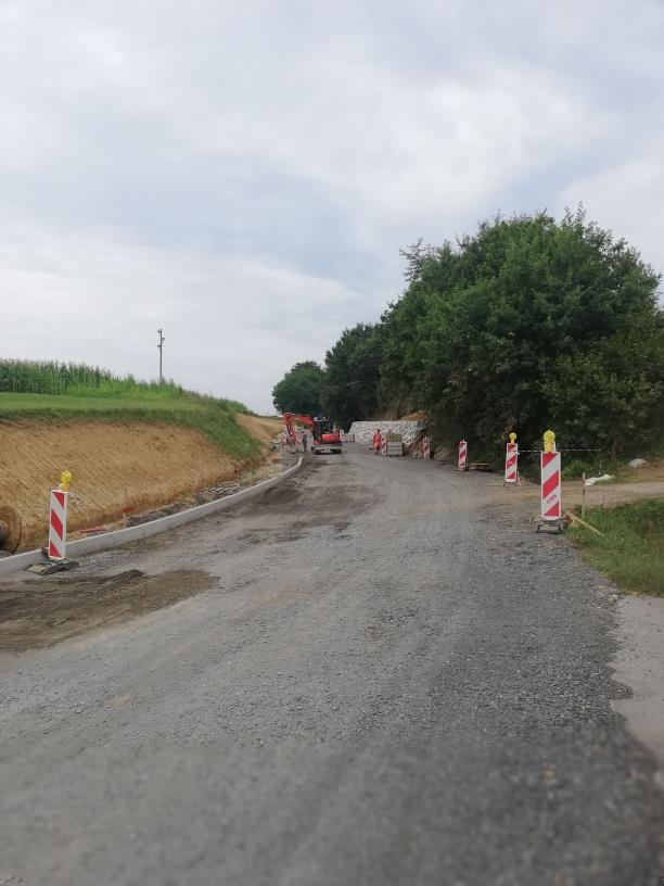 Ureditev pločnikov in rekonstrukcija ceste v naselju Sp. Senarska